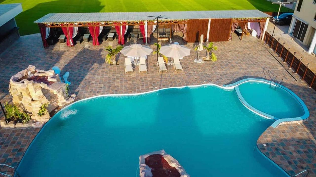 The Platinum Bay Hotel Birekuso Eksteriør bilde
